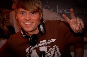 _DHCat_guest_DJ_VinylJunky2